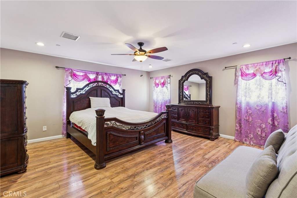 15530 Avenida Rambla