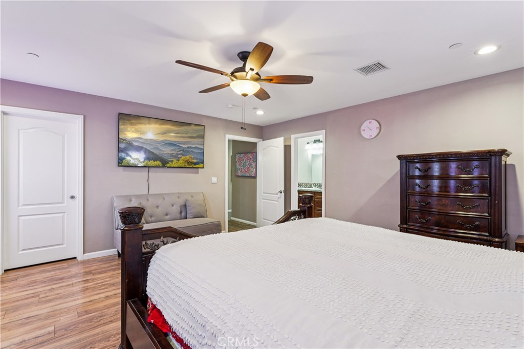 15530 Avenida Rambla