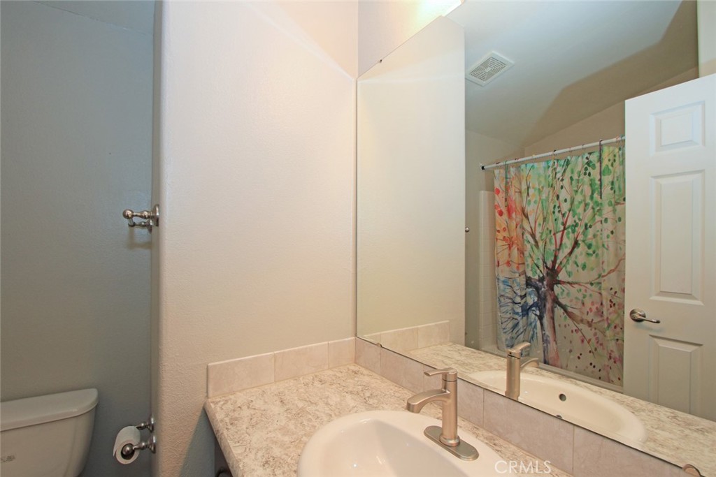 1425 2nd Ave 140