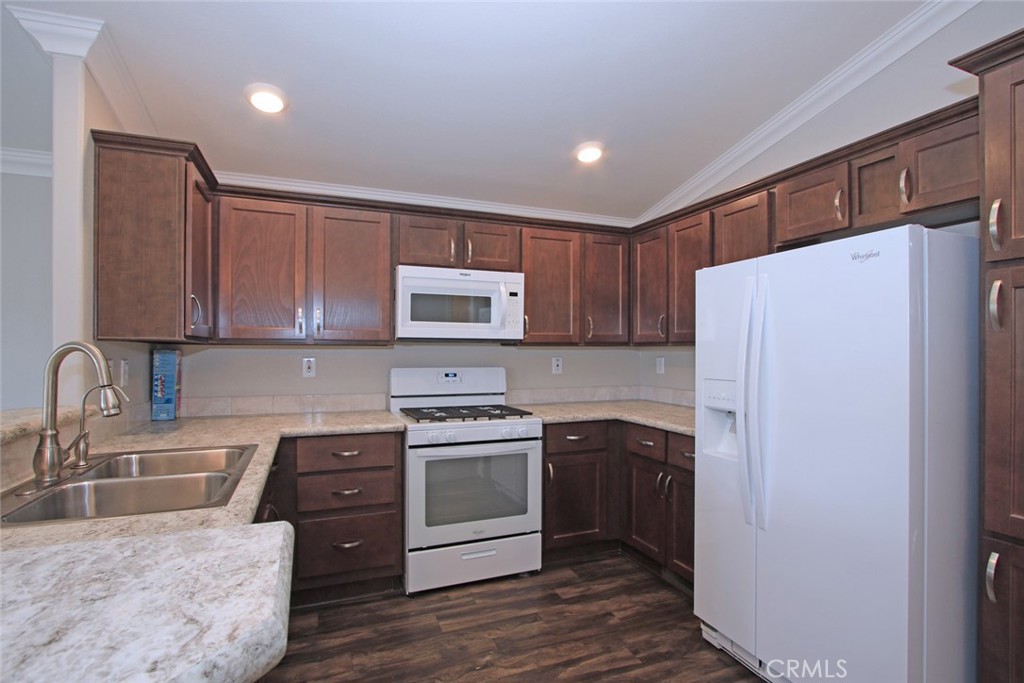 1425 2nd Ave 140