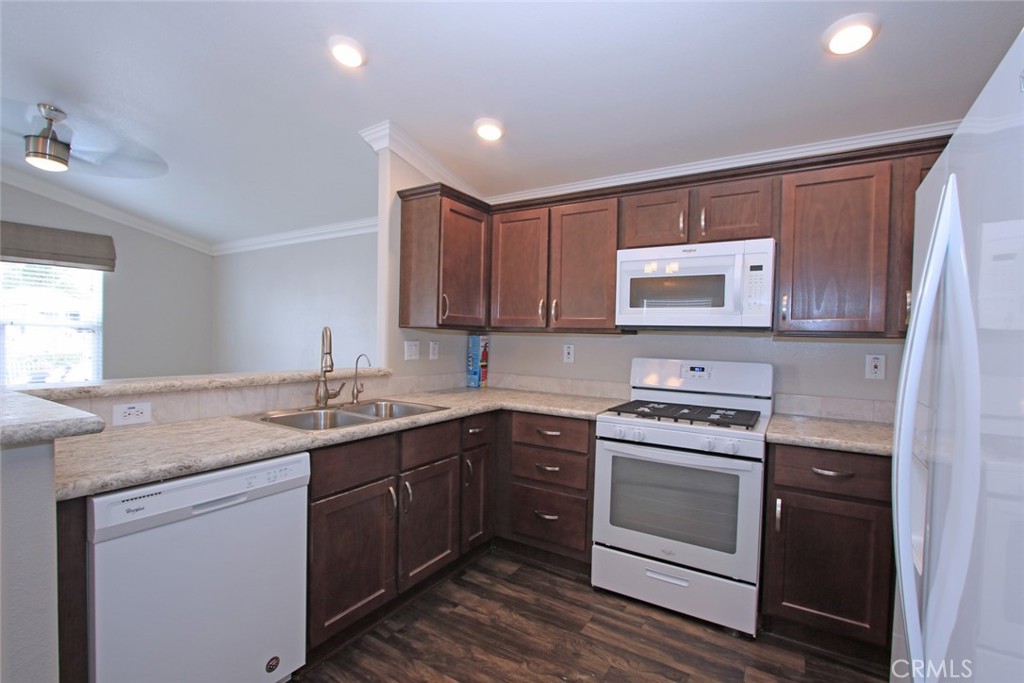 1425 2nd Ave 140