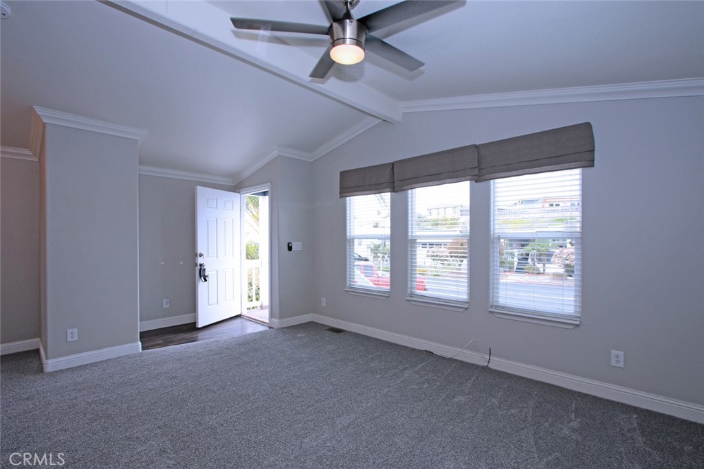 1425 2nd Ave 140