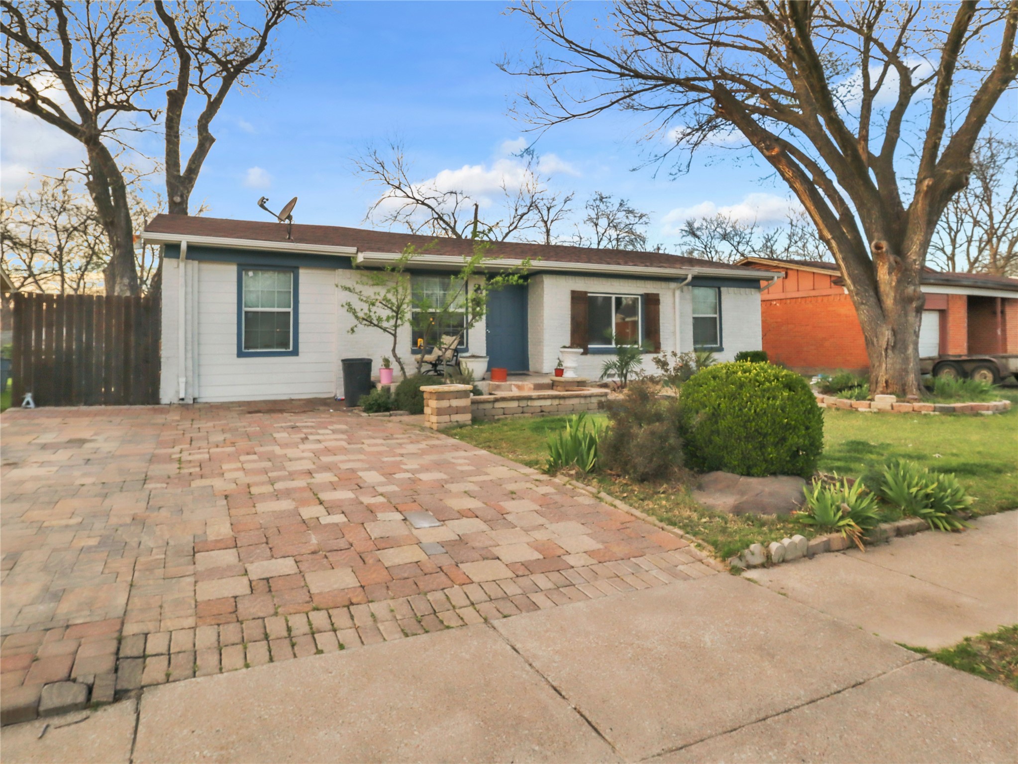 1333 Valley View Street