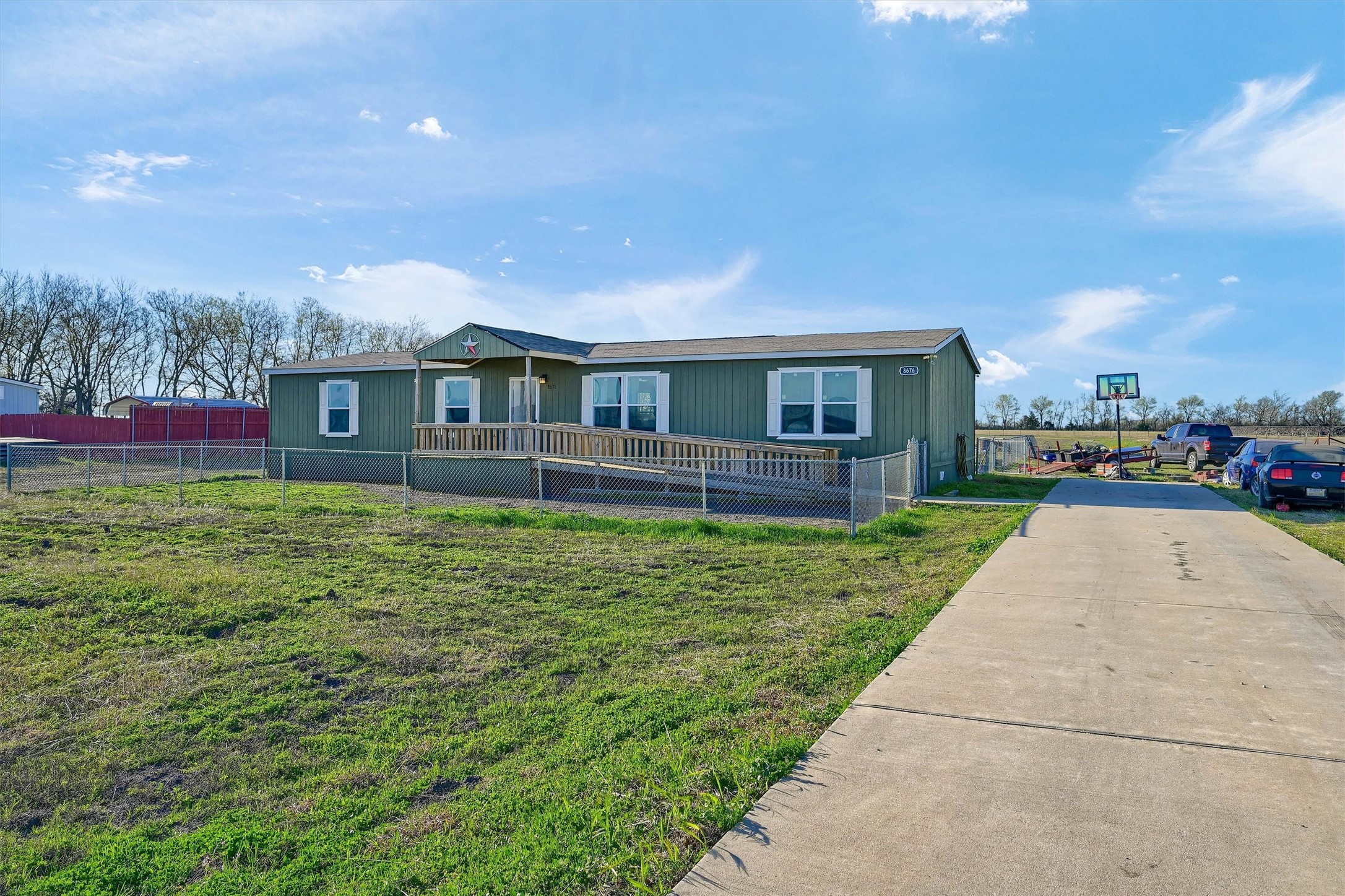 8676 County Road 1143