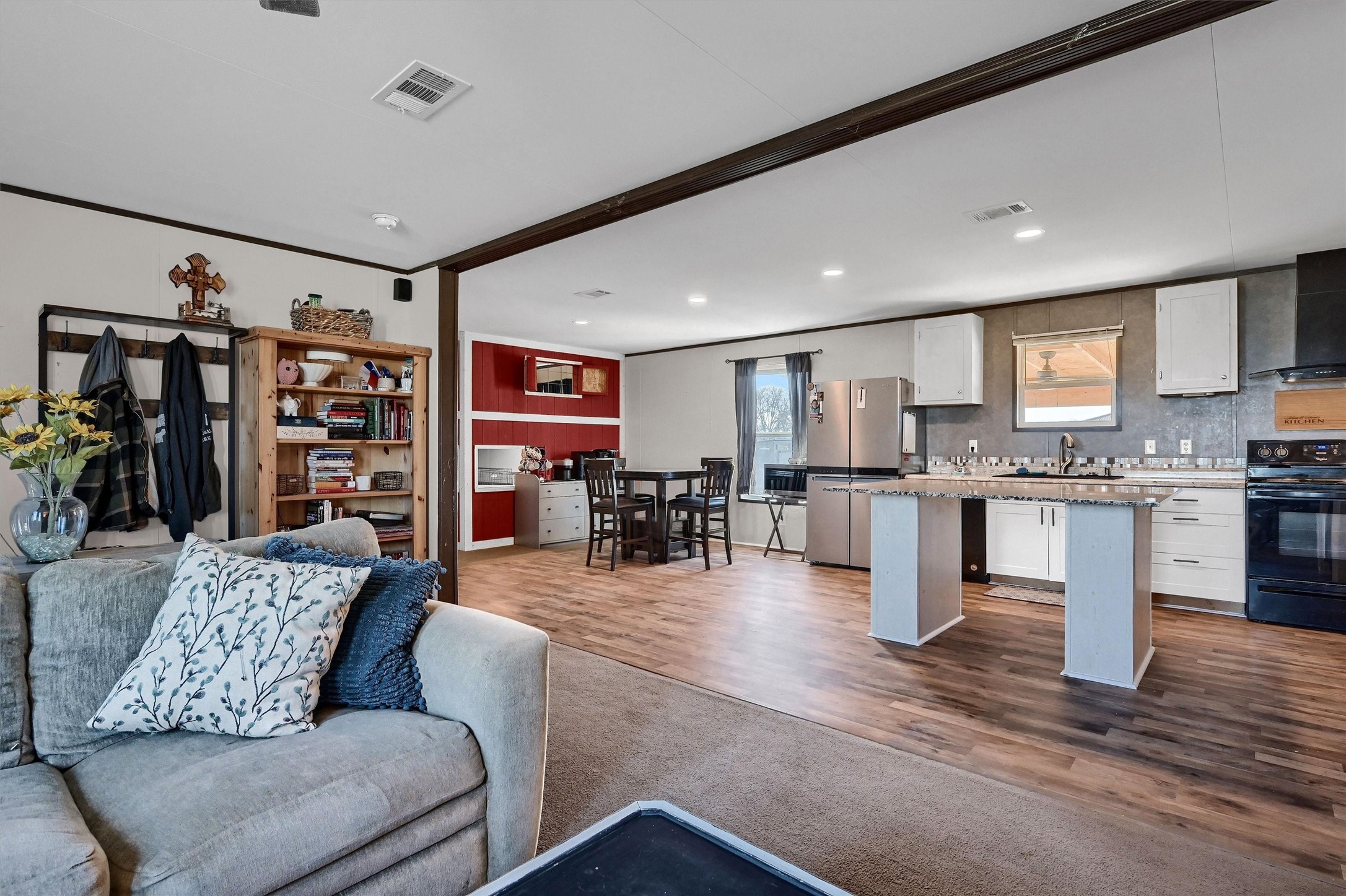 8676 County Road 1143