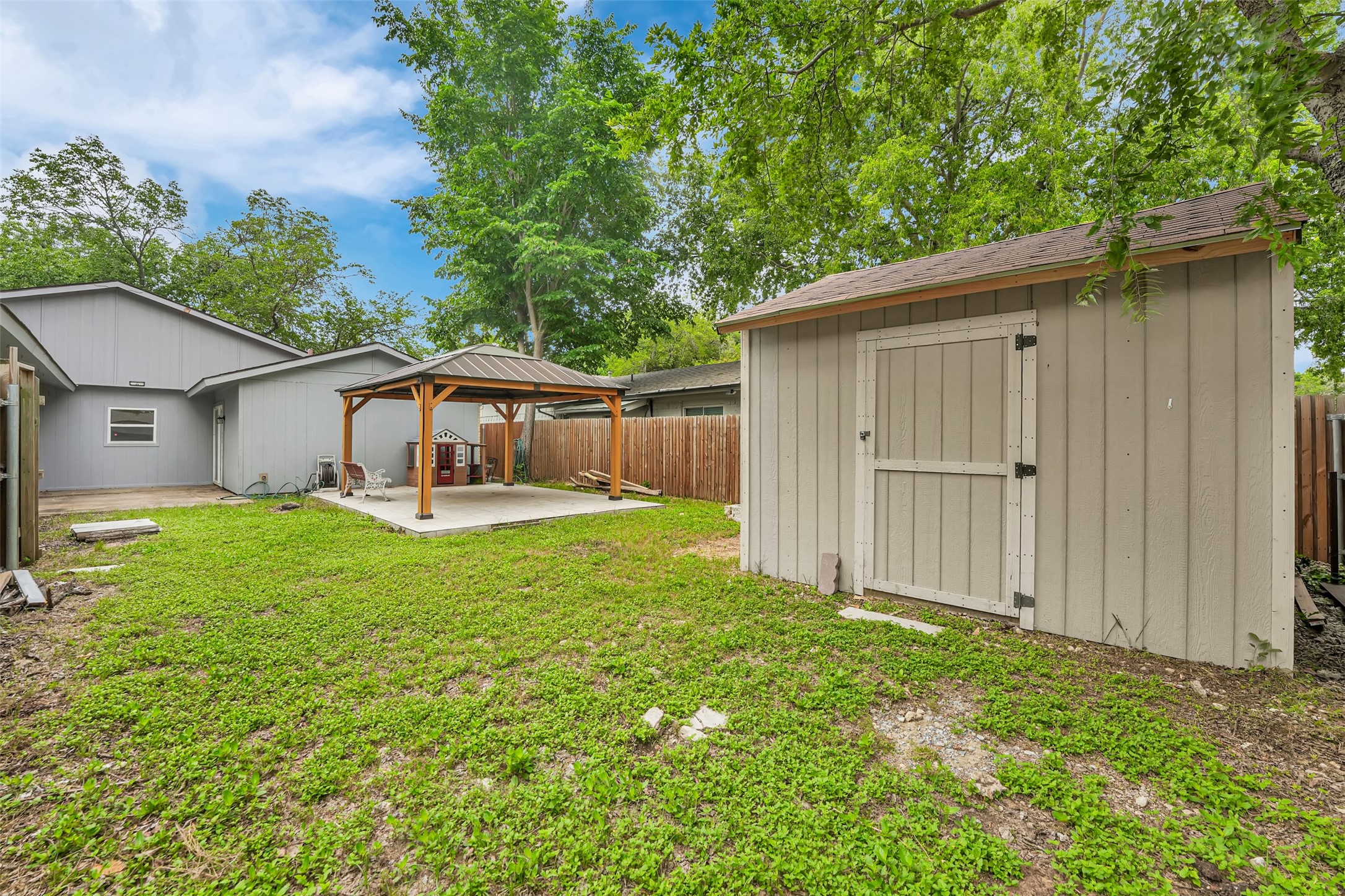 1901 Vail Drive