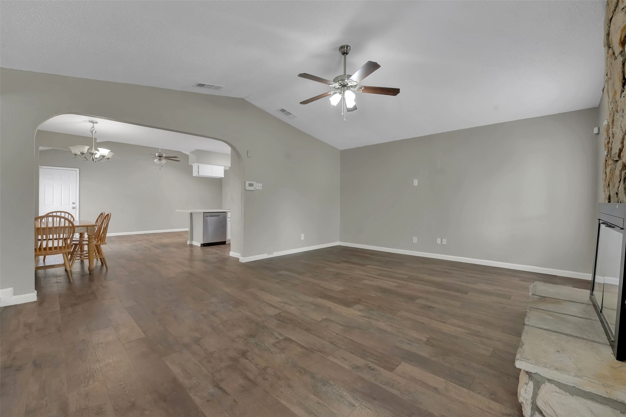 1901 Vail Drive