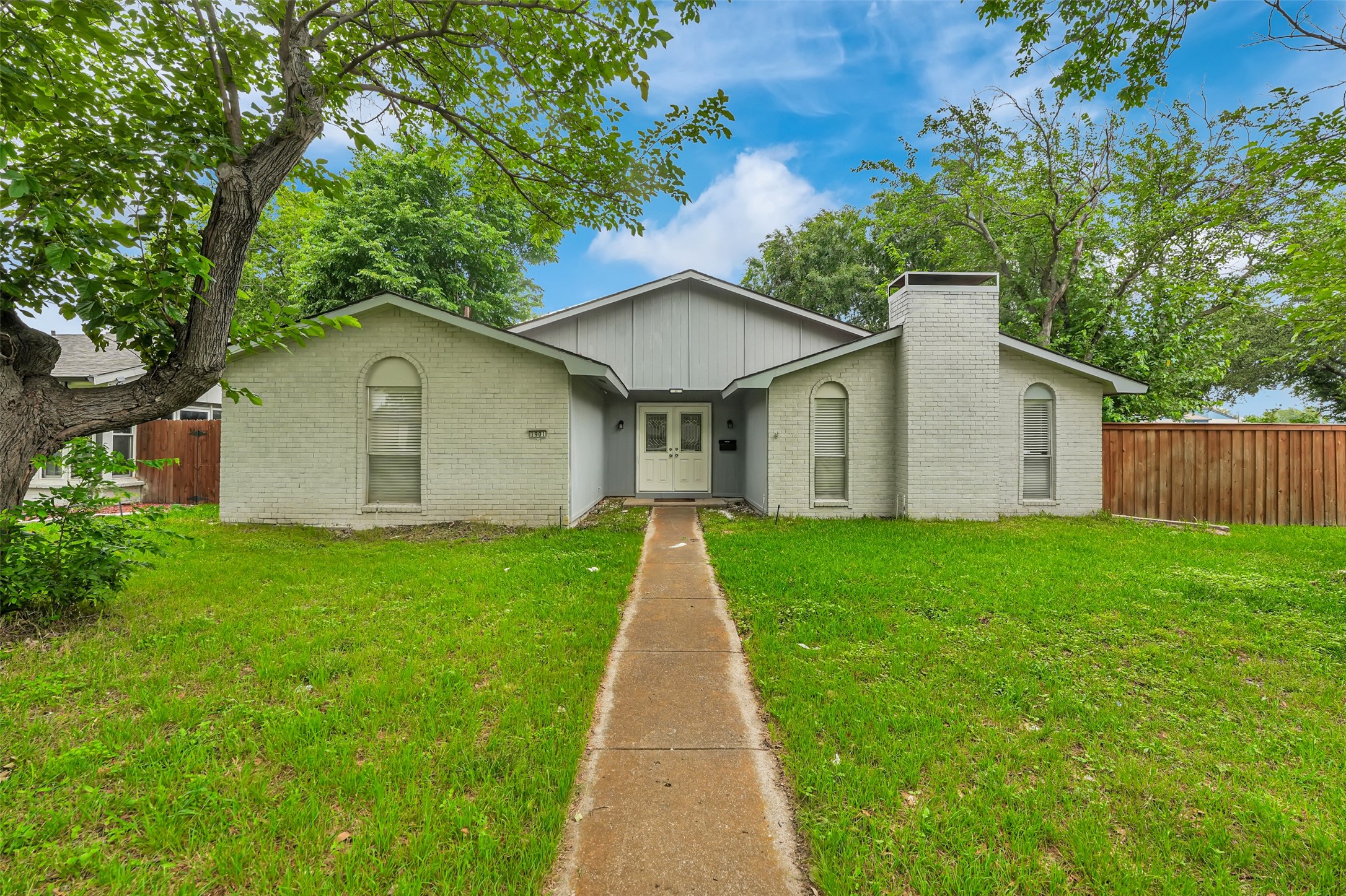 1901 Vail Drive