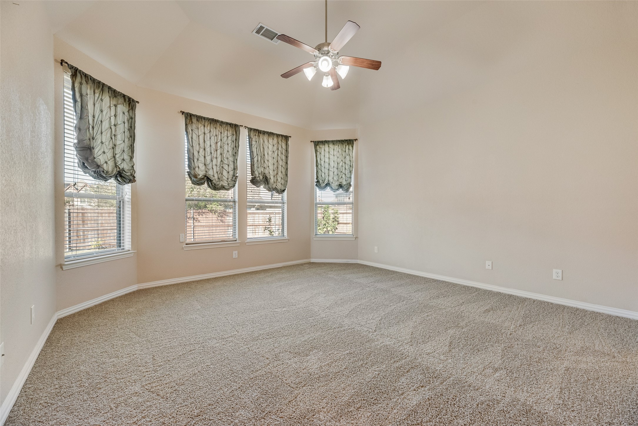 1010 Newington Circle