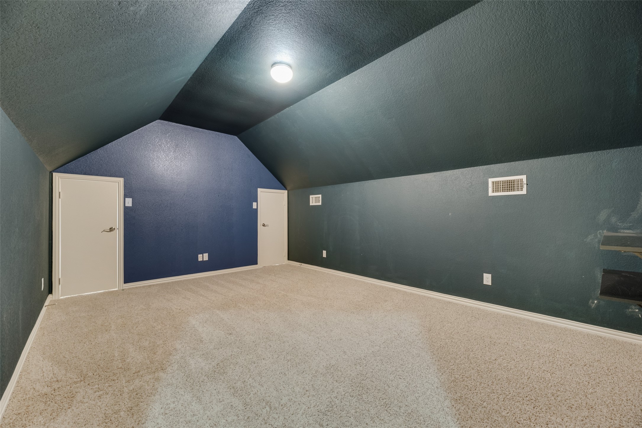 1010 Newington Circle