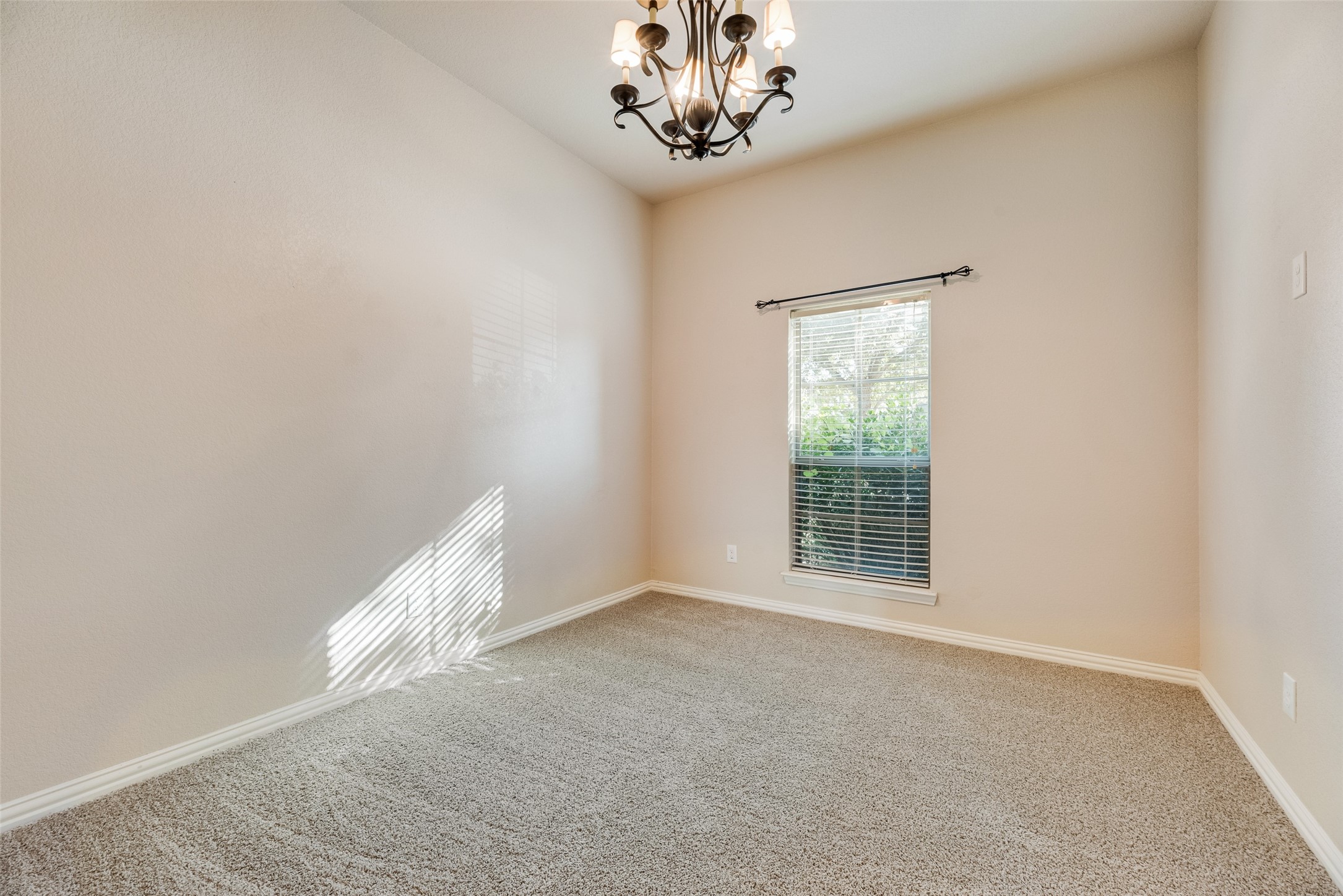 1010 Newington Circle