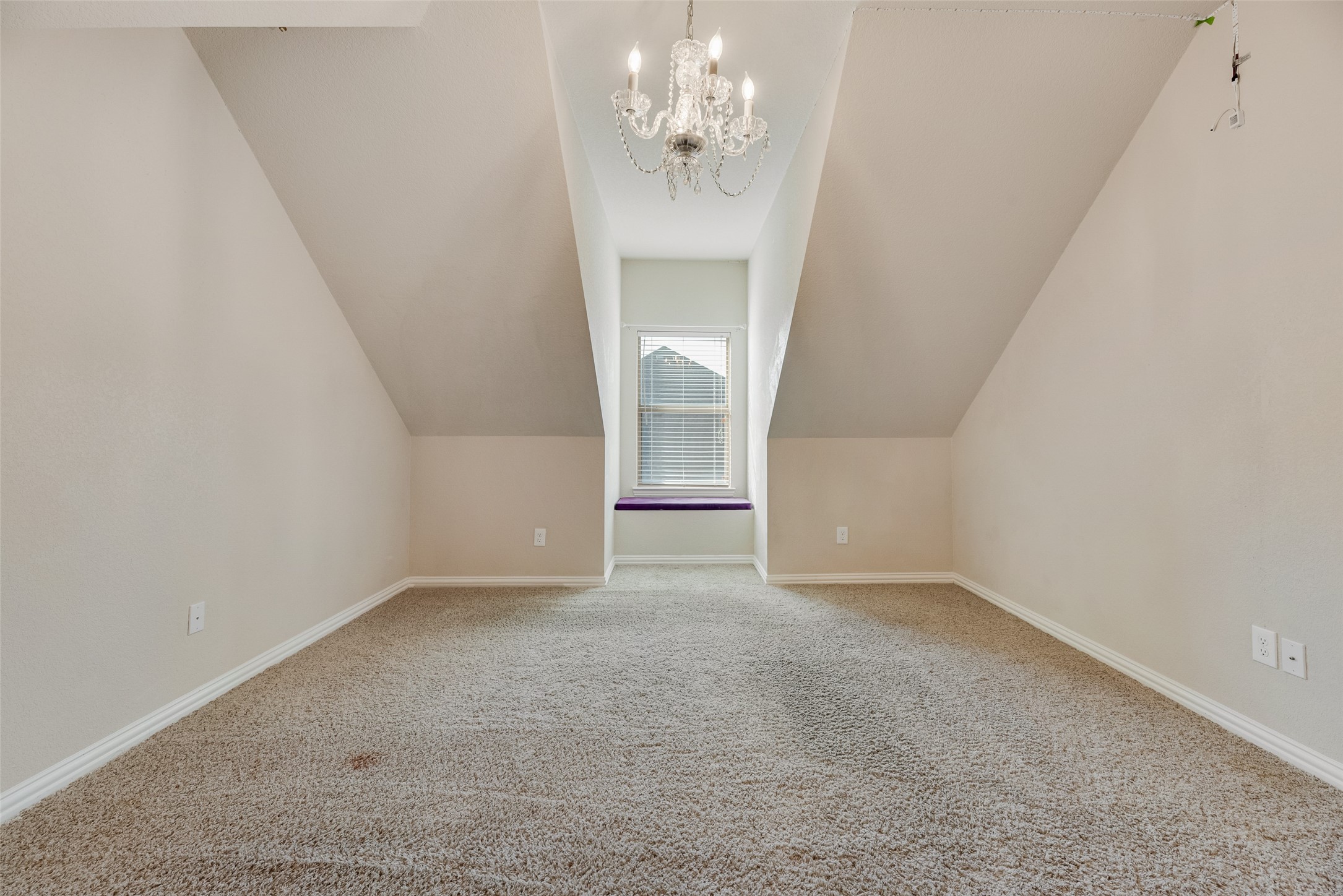 1010 Newington Circle