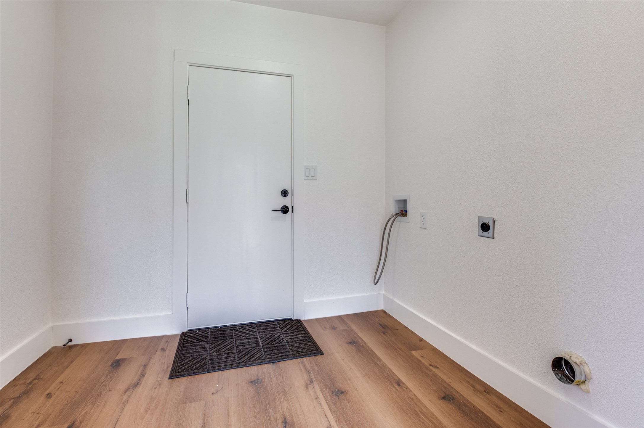 1542 W 5th Street