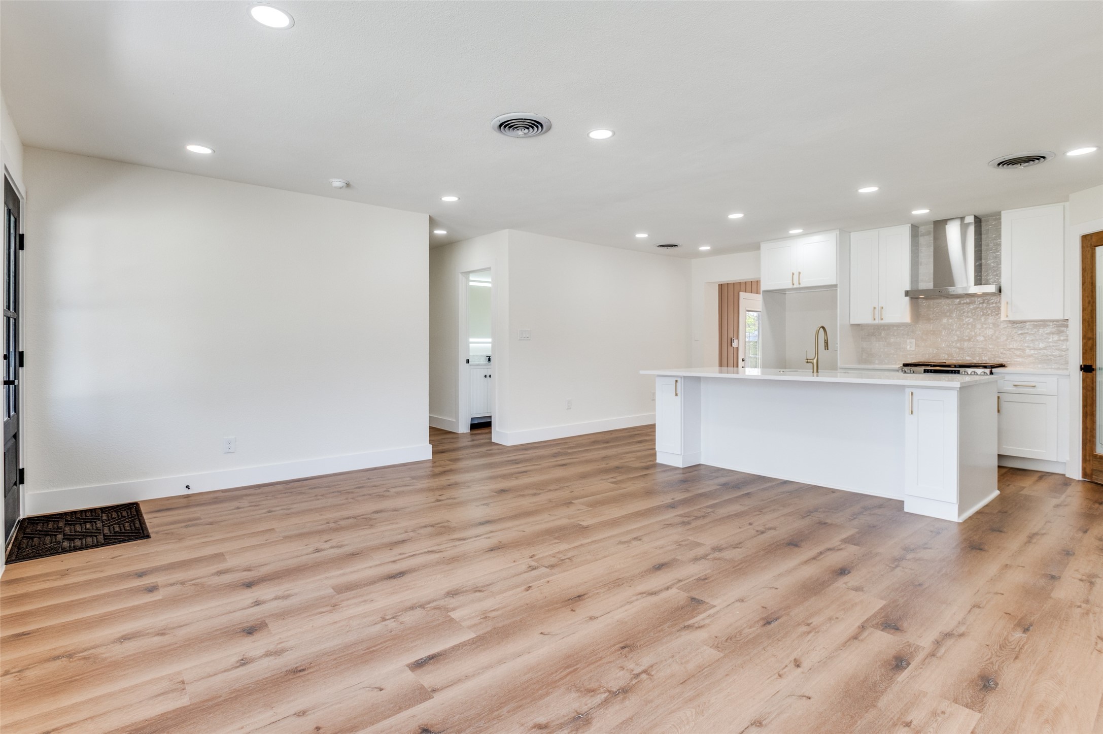 1542 W 5th Street
