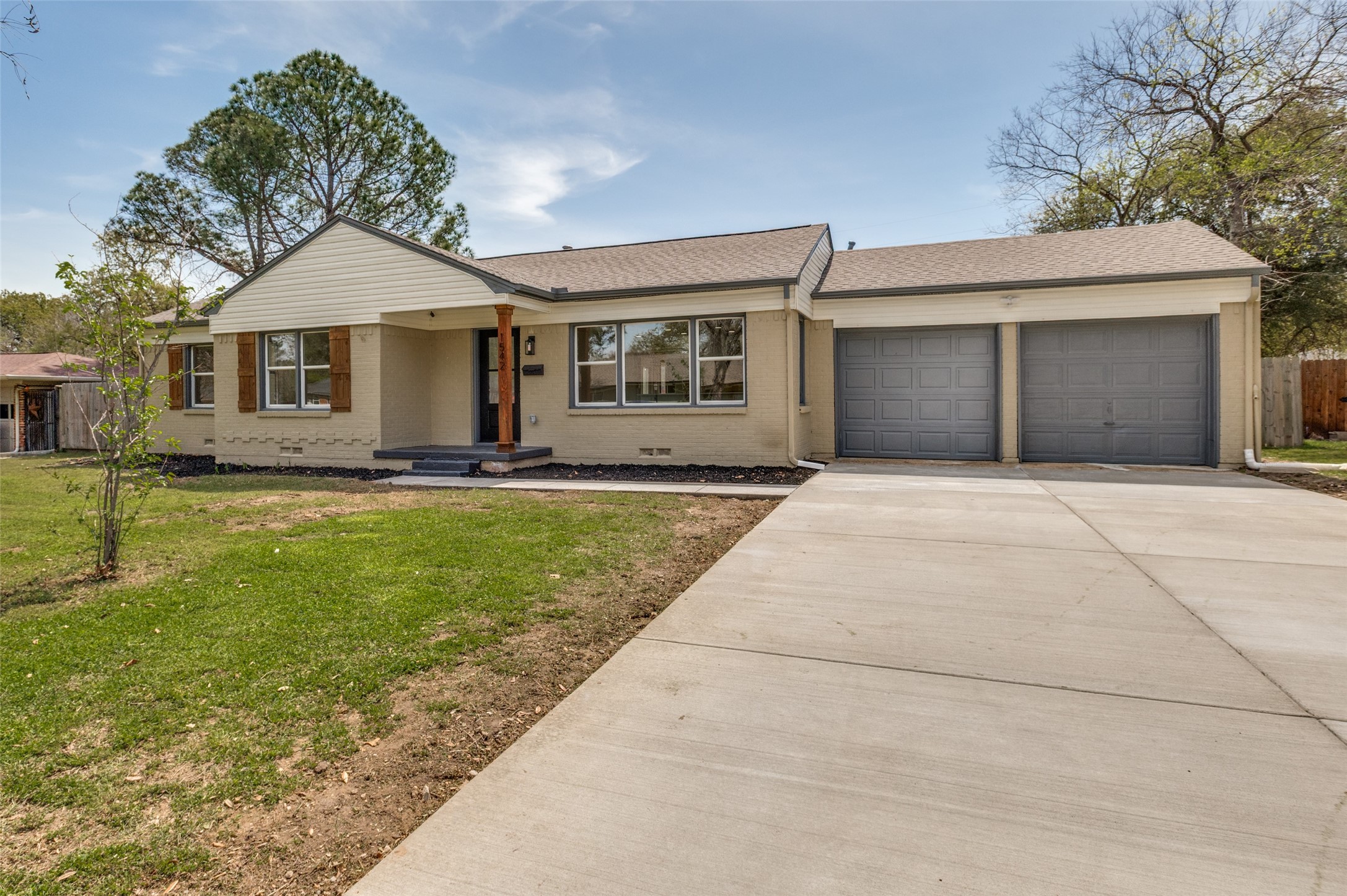 1542 W 5th Street