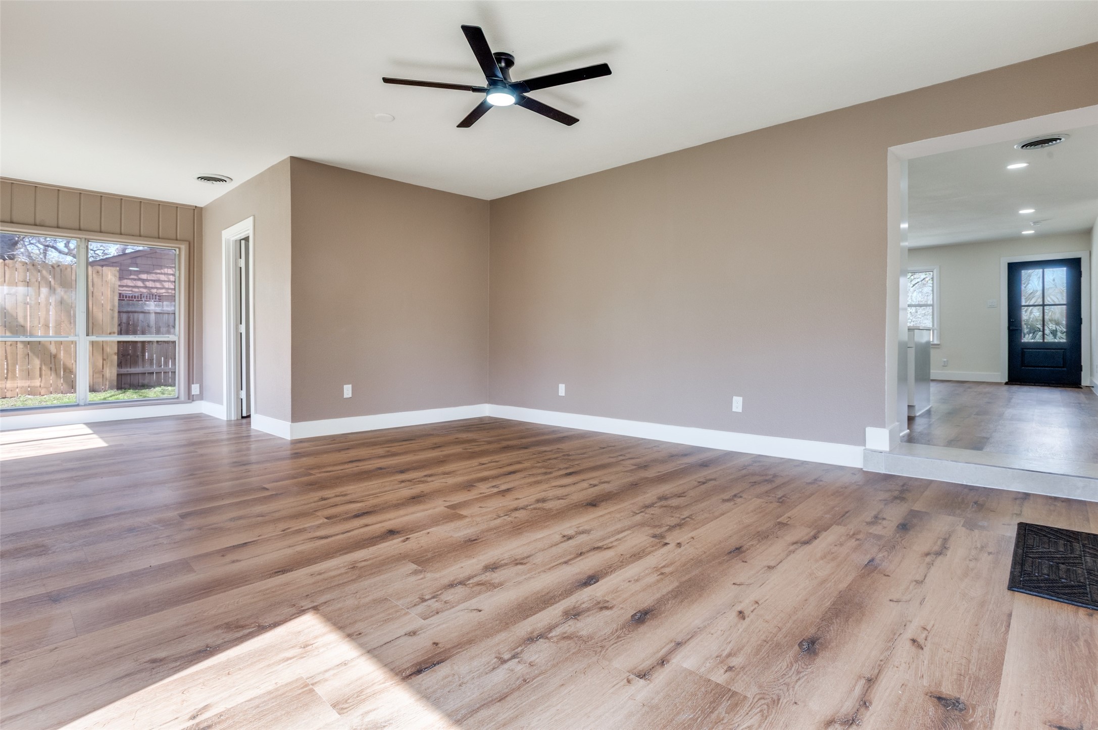 1542 W 5th Street