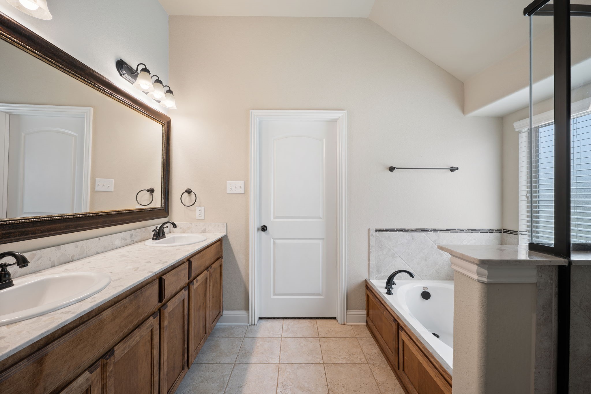 437 Da Vinci Lane