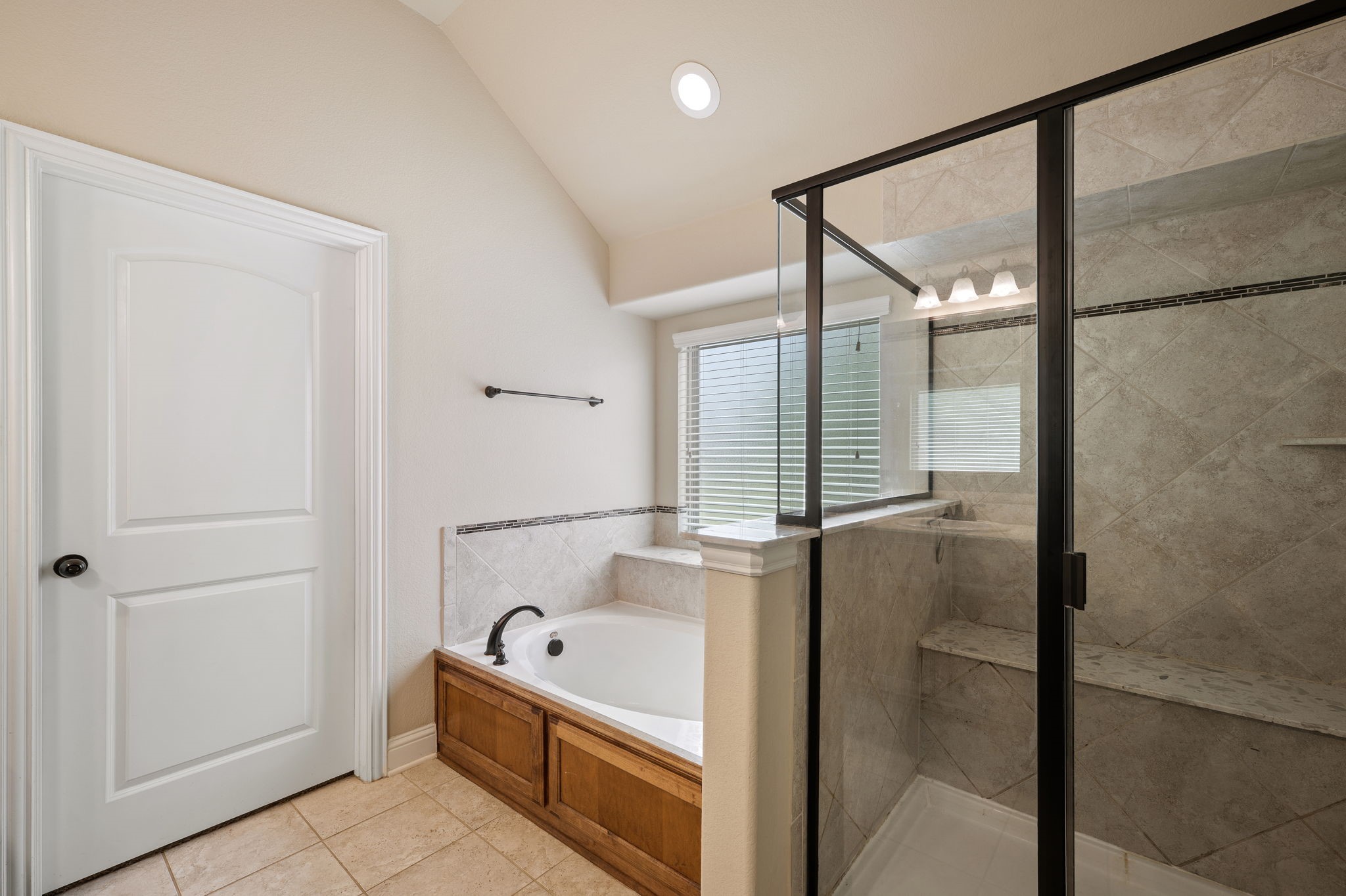 437 Da Vinci Lane