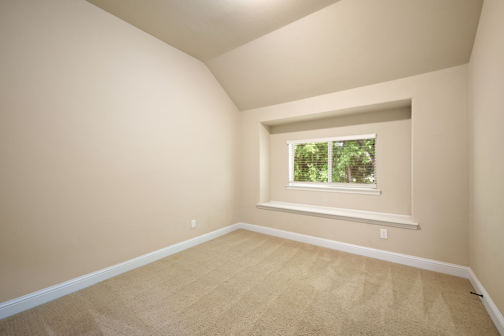 437 Da Vinci Lane