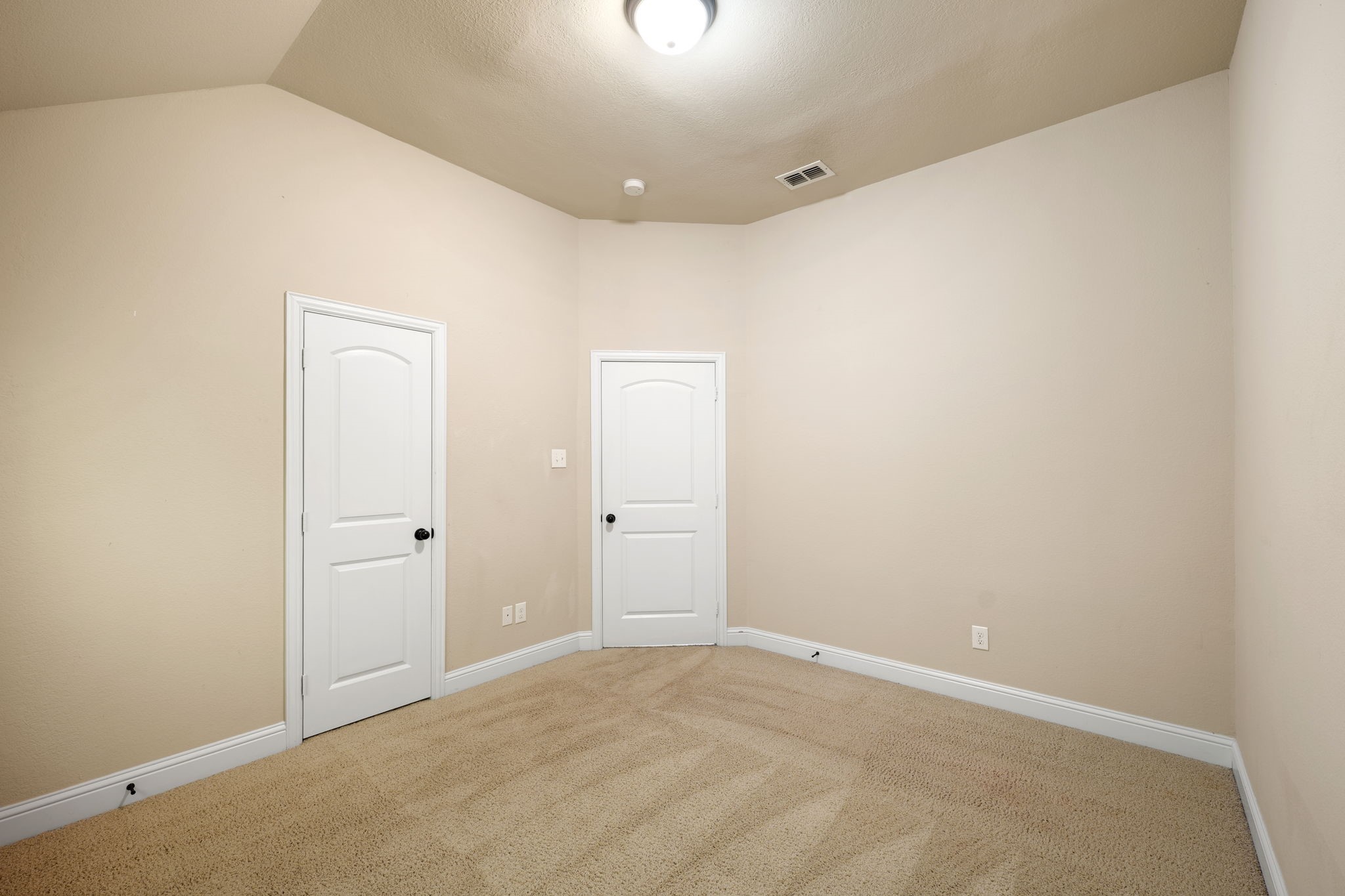 437 Da Vinci Lane