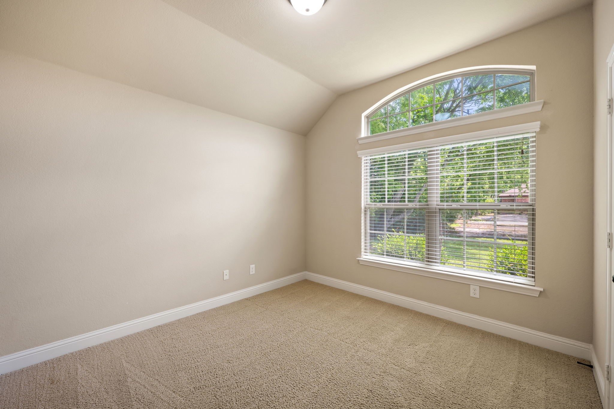 437 Da Vinci Lane