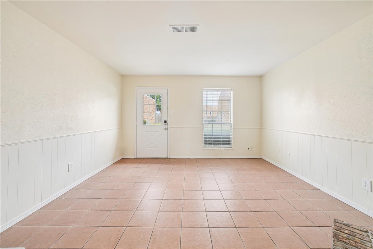 703 Lee Street 6