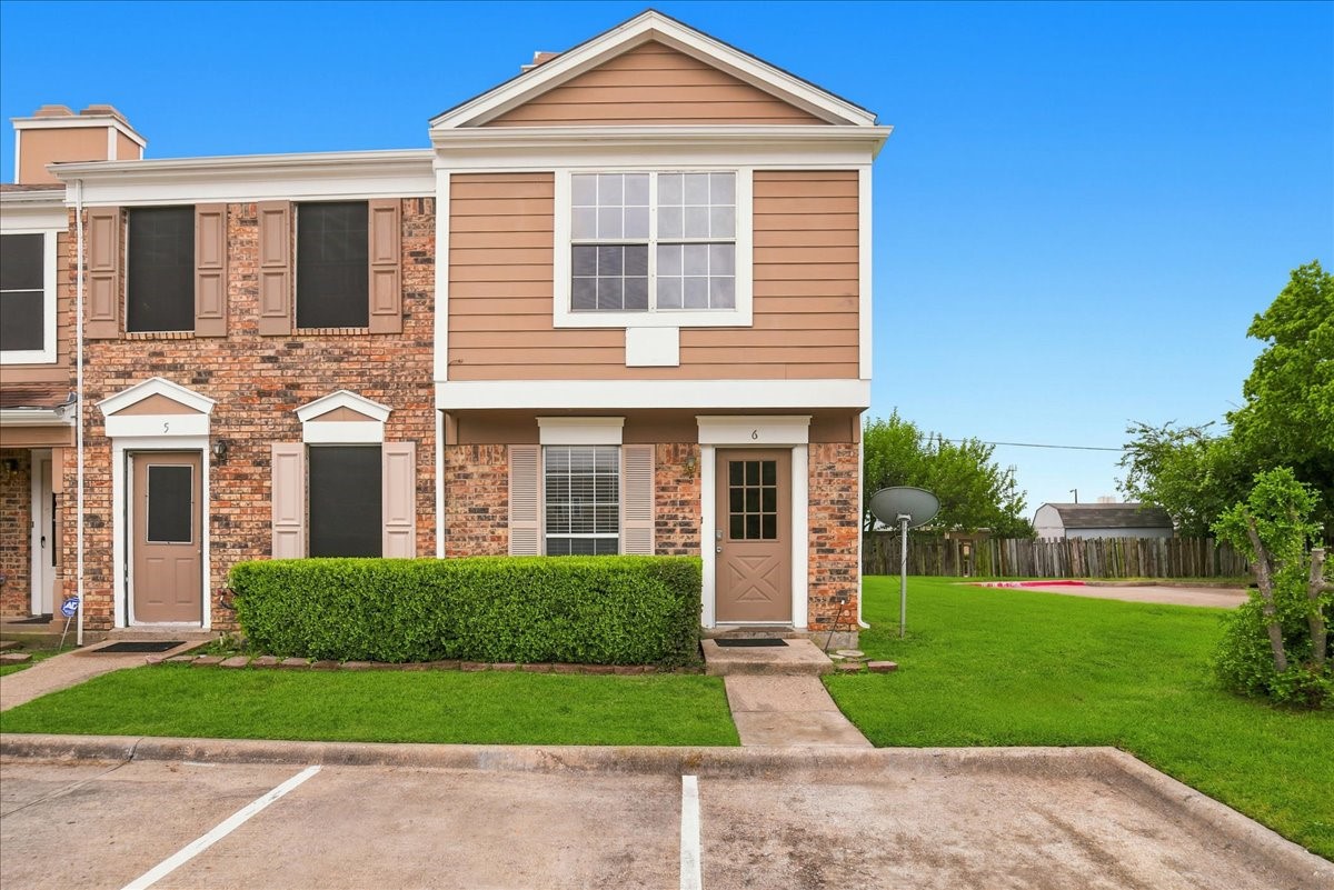703 Lee Street 6