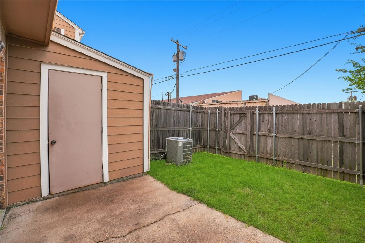 703 Lee Street 6