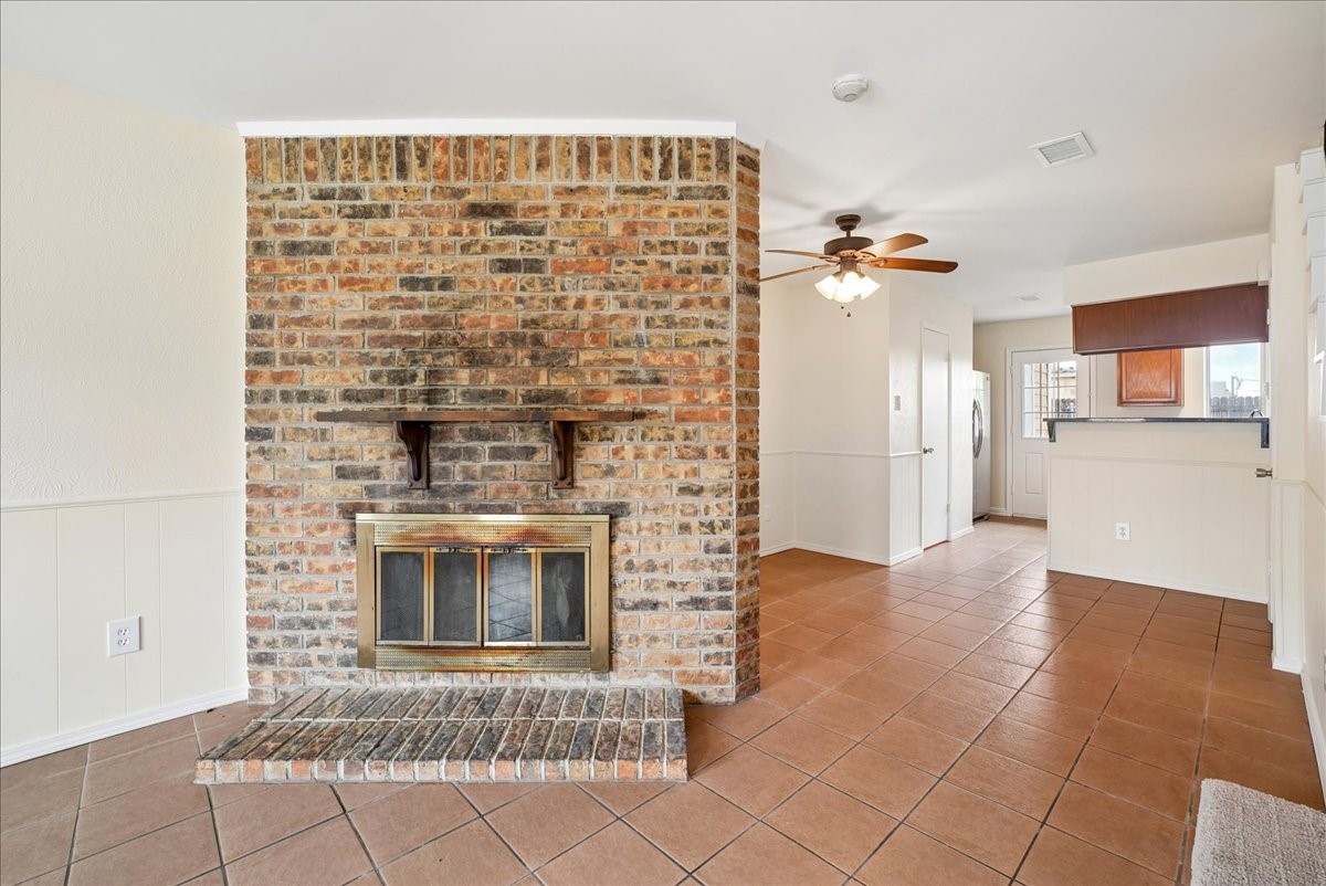 703 Lee Street 6