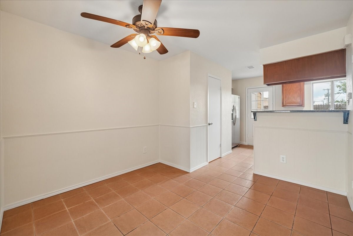 703 Lee Street 6