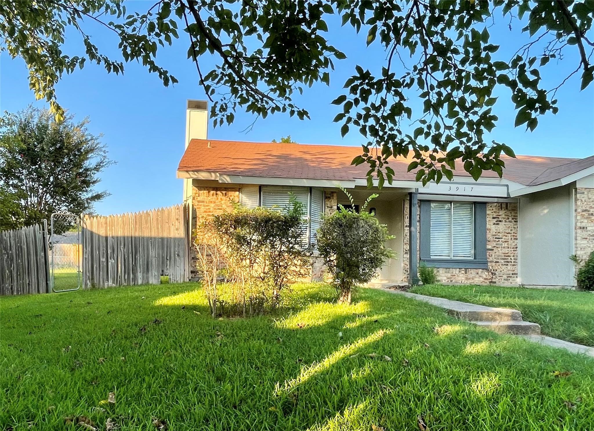 3917 Queens Court