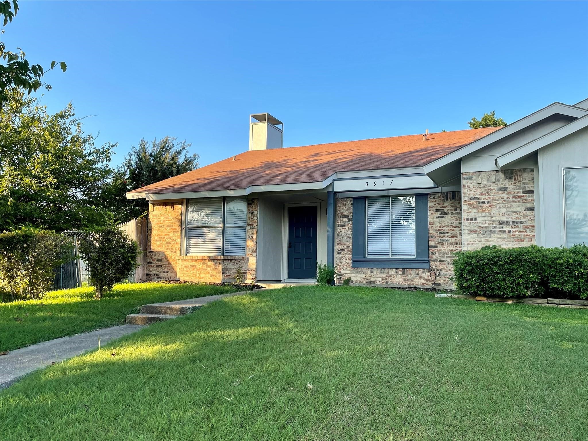 3917 Queens Court