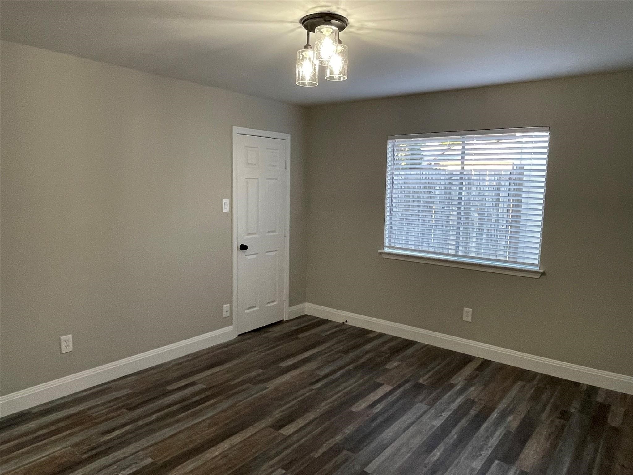 3917 Queens Court