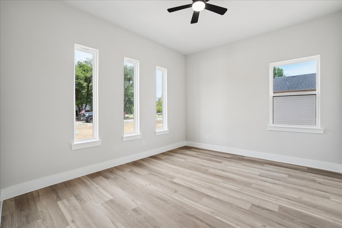 106 W Dogwood Trail