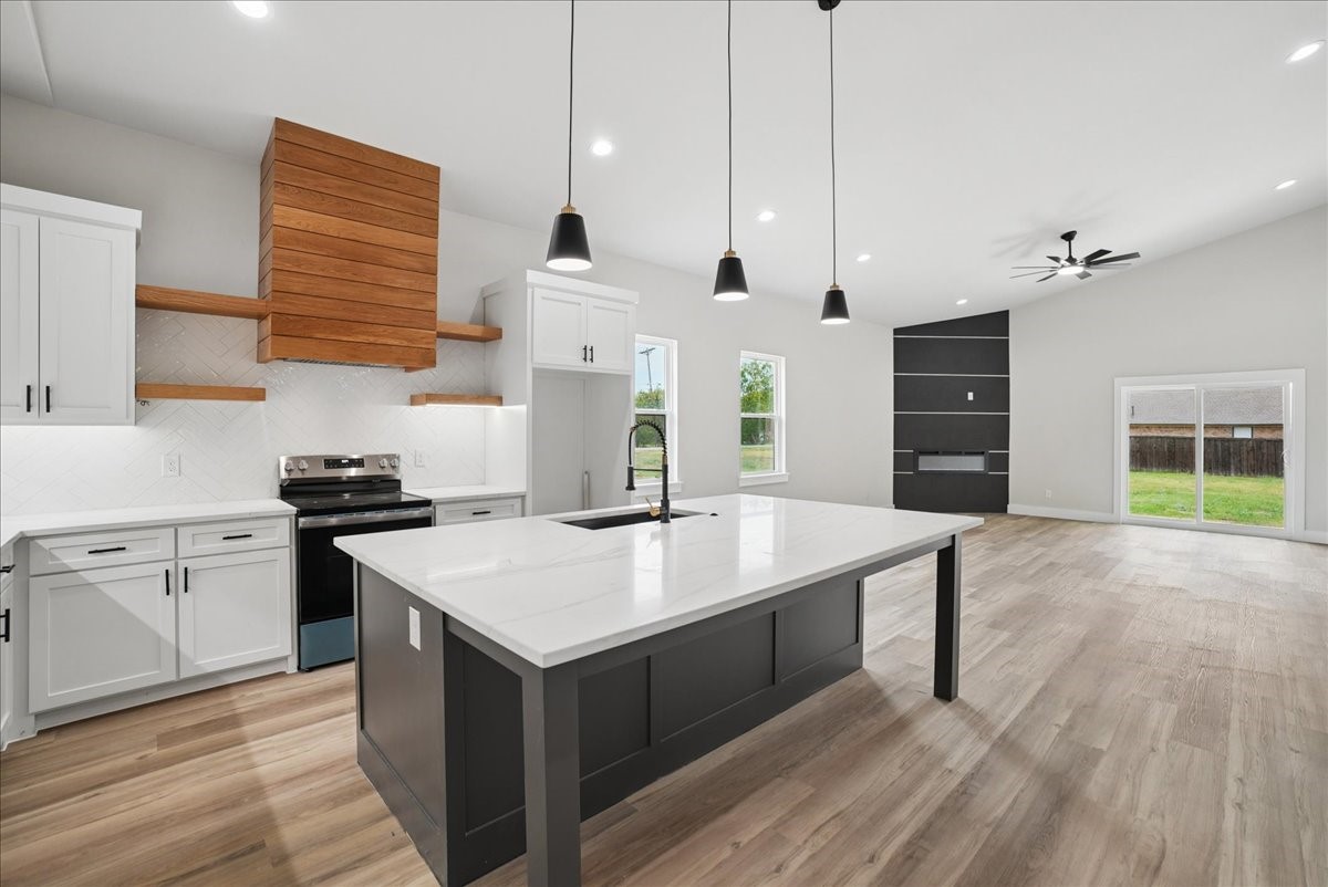 106 W Dogwood Trail