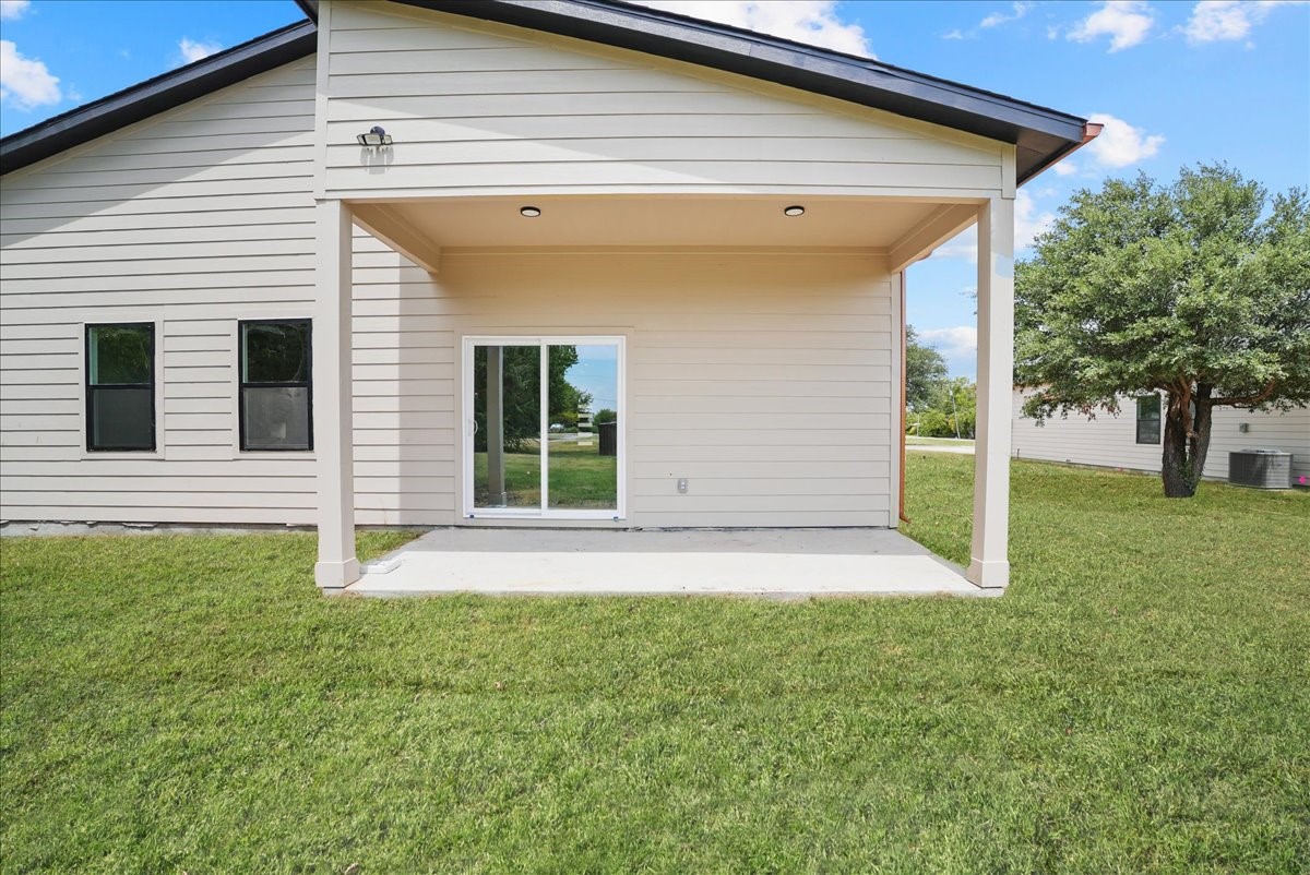 106 W Dogwood Trail
