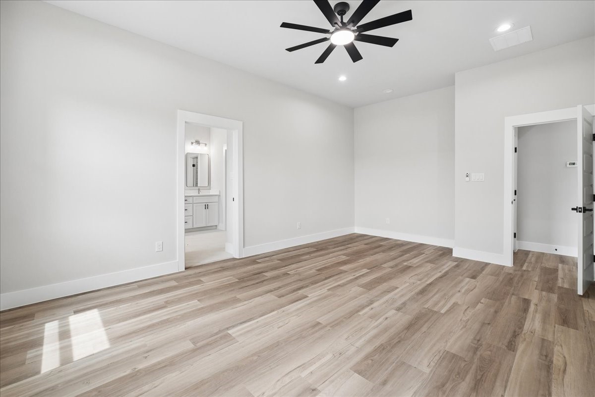 106 W Dogwood Trail