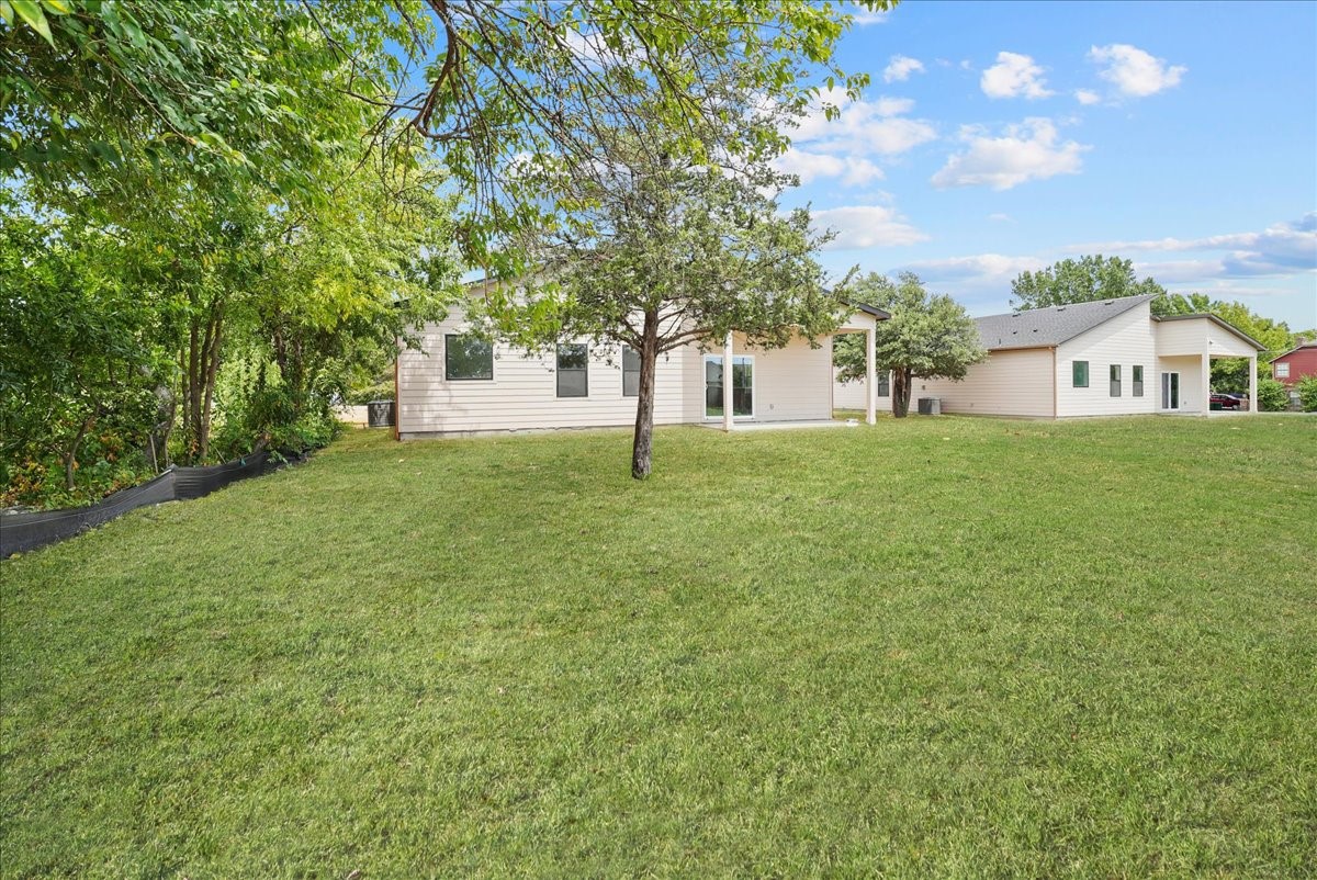 106 W Dogwood Trail