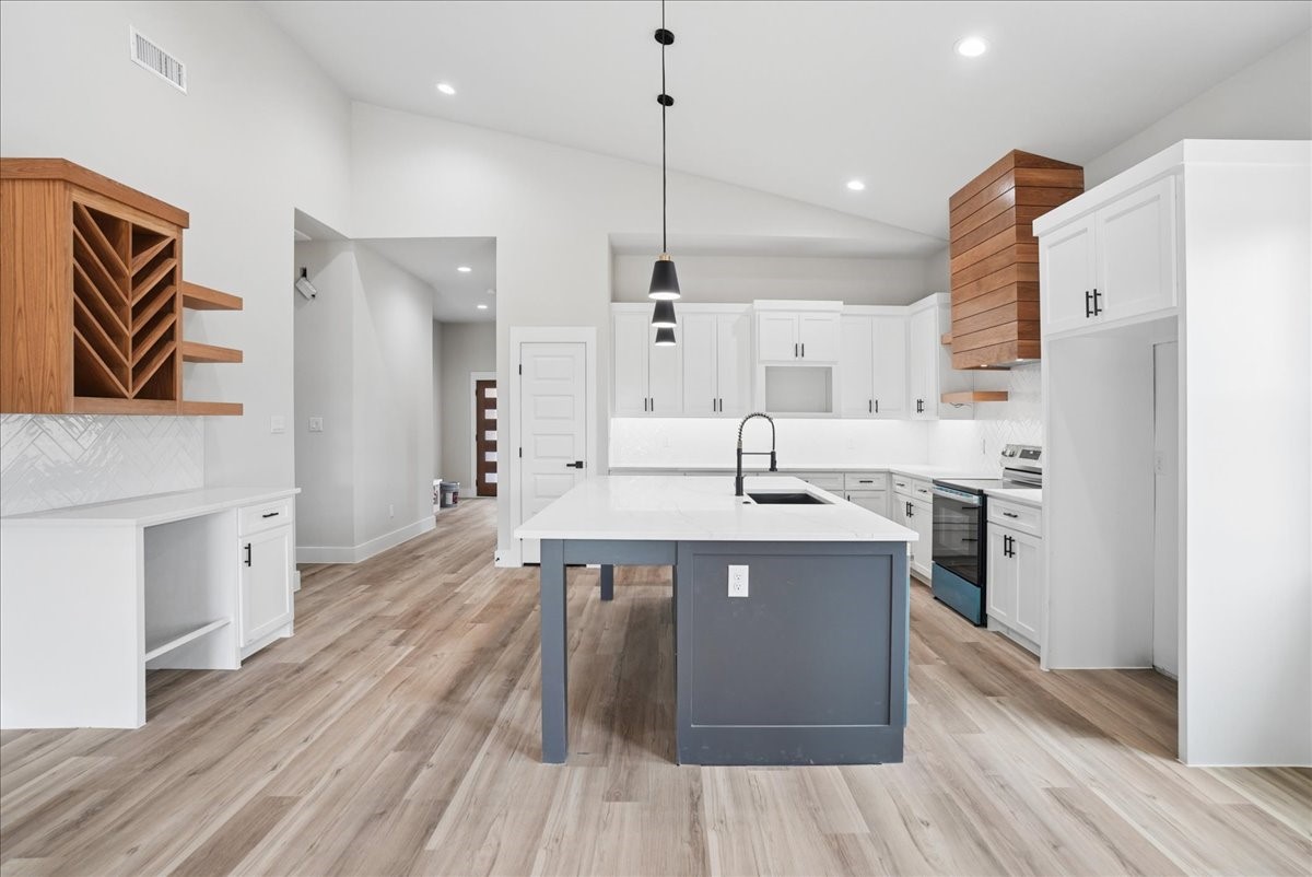 106 W Dogwood Trail