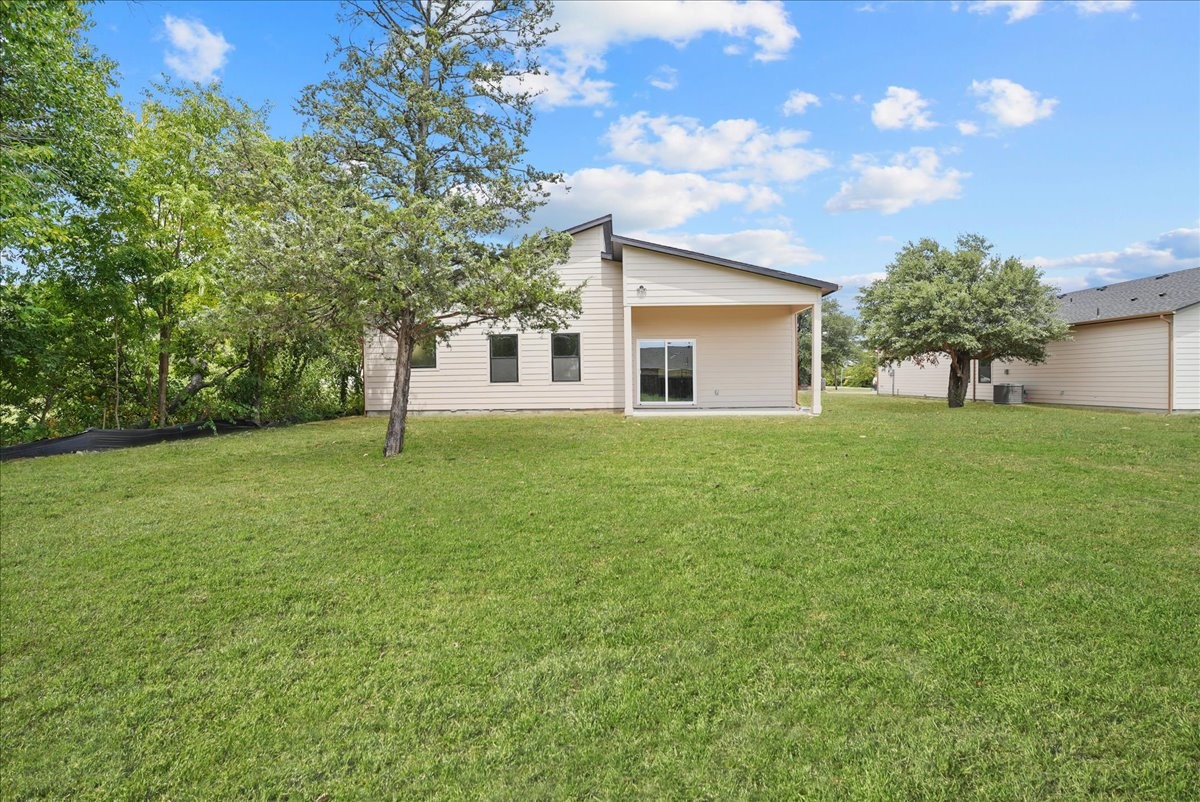 106 W Dogwood Trail