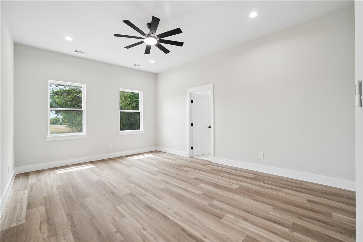106 W Dogwood Trail