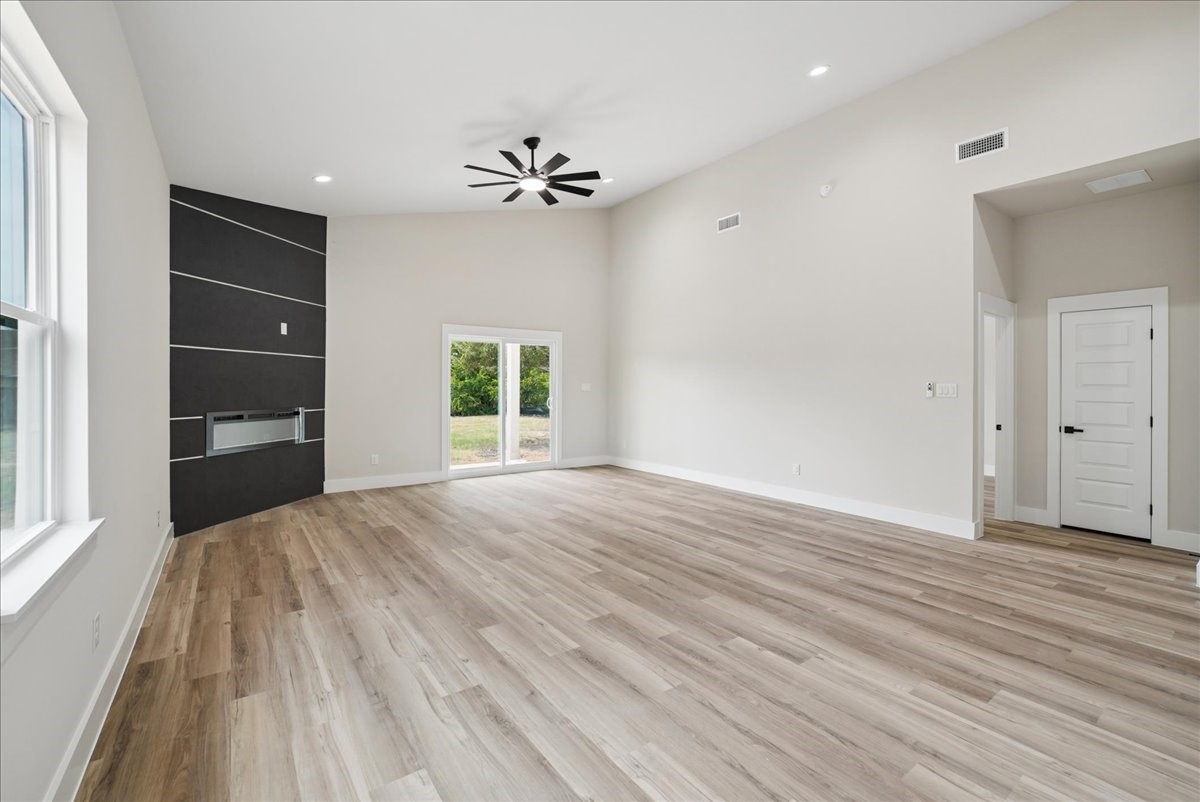 106 W Dogwood Trail
