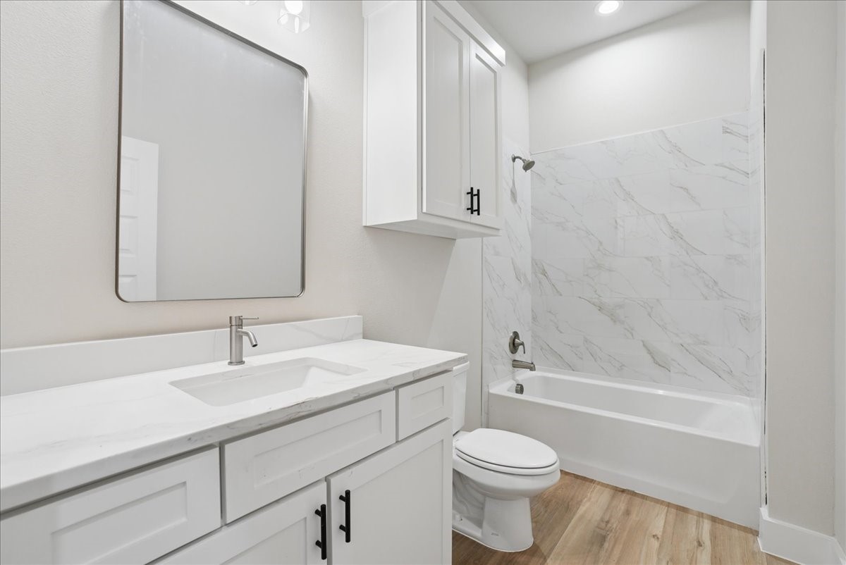 106 W Dogwood Trail