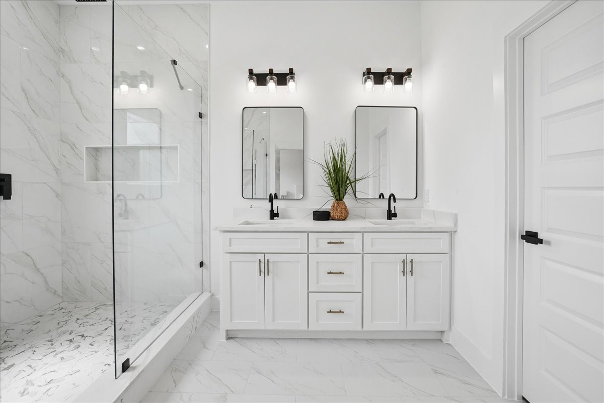 108 W Dogwood Trail