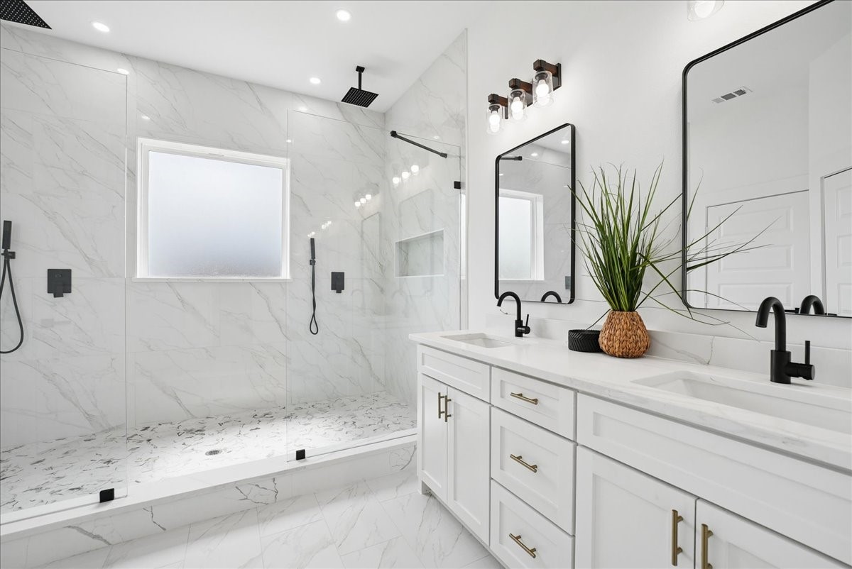 108 W Dogwood Trail