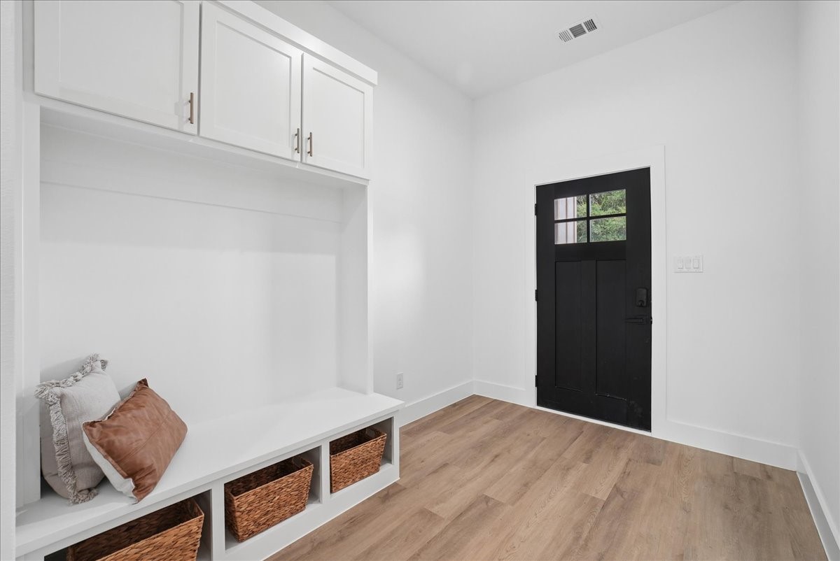 108 W Dogwood Trail