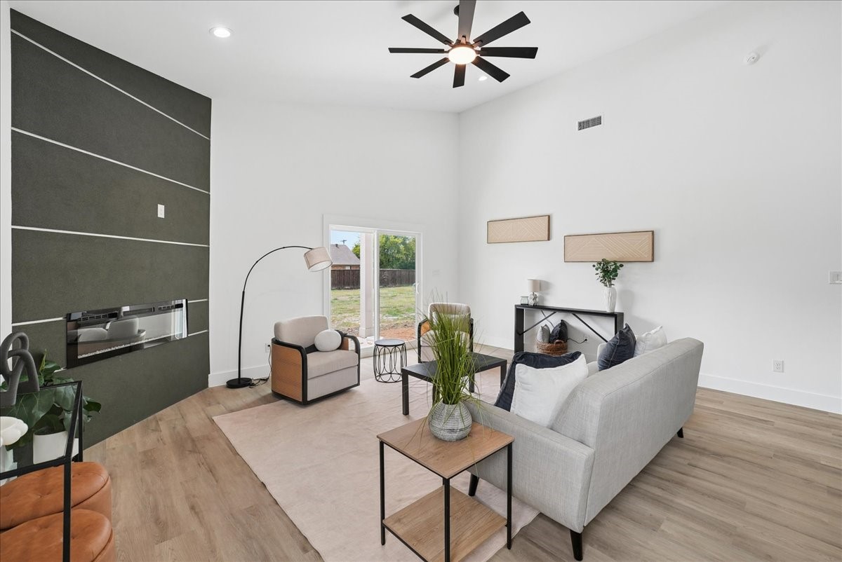 108 W Dogwood Trail