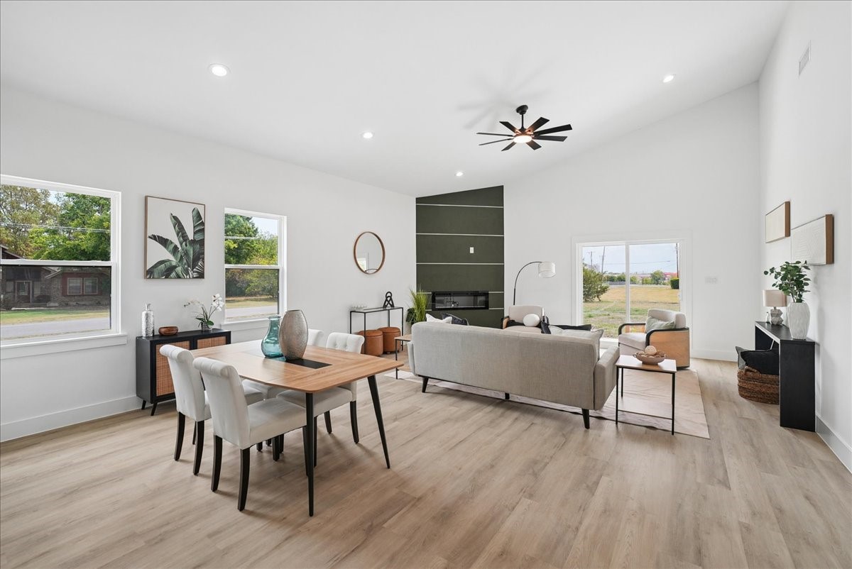 108 W Dogwood Trail
