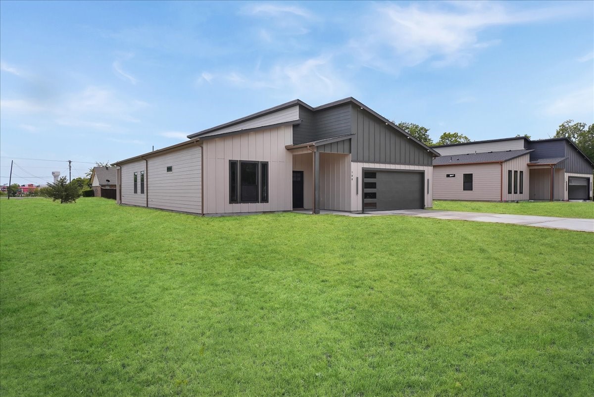 108 W Dogwood Trail