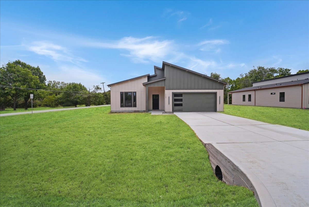 108 W Dogwood Trail